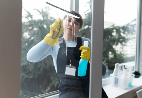 Nettoyage de vitres intérieures et extérieures à Bessens